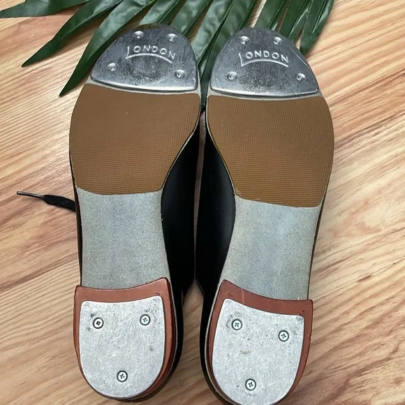 Tap Shoes - Picture 3 of 7